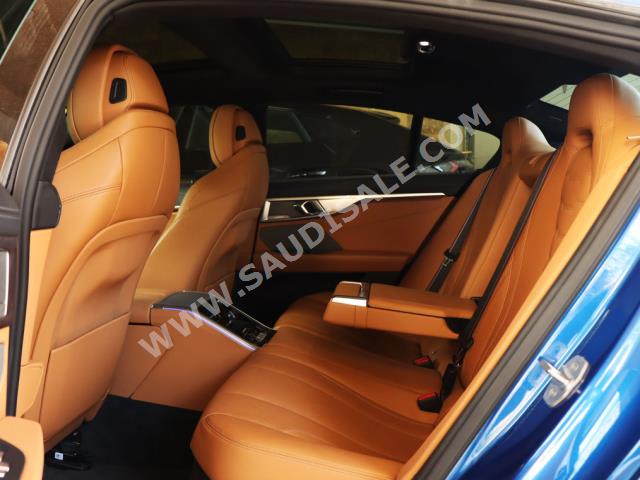 2020 بي ام دبليو الفئة الثامنة 840 أي إم