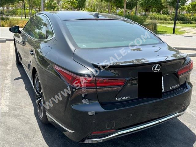 2023 لكزس إل إس 500