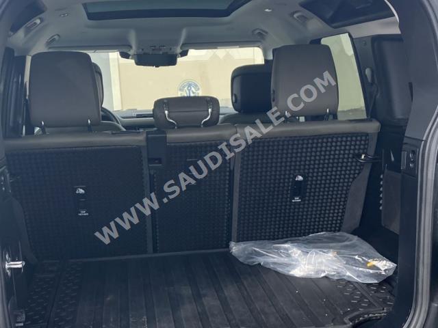 2020 لاند روفر ديفيندر اتش اس اي