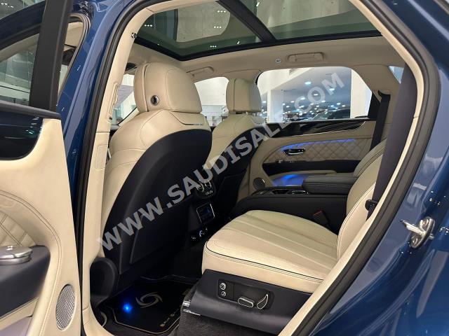 2021 بنتلي بنتايجا الاصدار الاول