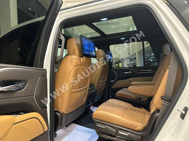 2022 كاديلاك اسكاليد سبورت