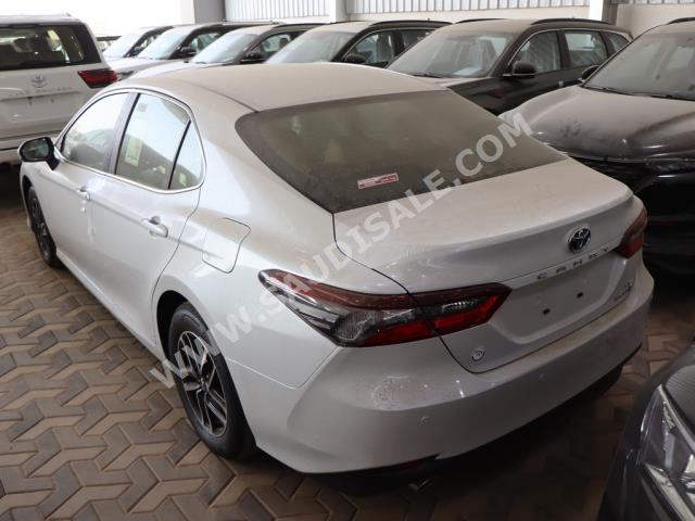 2023 تويوتا كامري ال اي