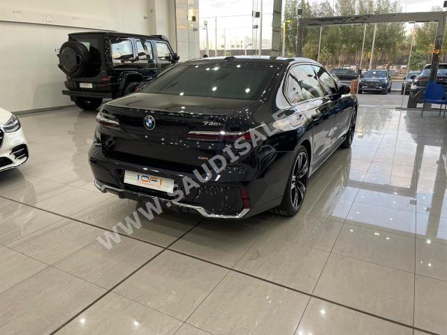 2023 بي ام دبليو الفئة السابعة 735أي