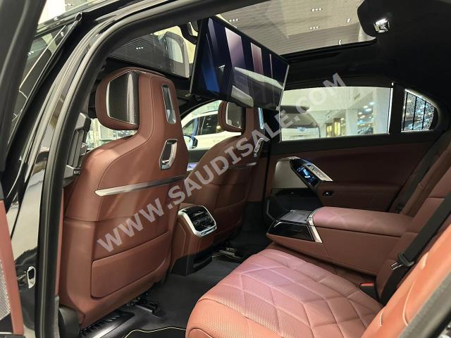 2024 بي ام دبليو الفئة السابعة 740أي