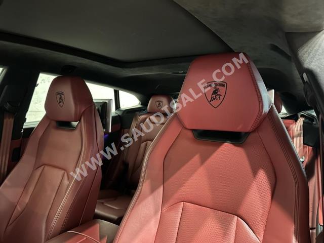 2021 لمبرجيني اوروس