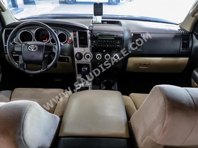 2014 تويوتا سكويا