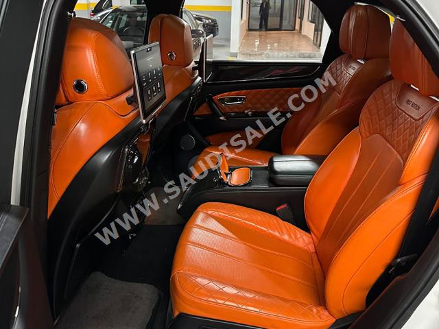 2017 بنتلي بنتايجا