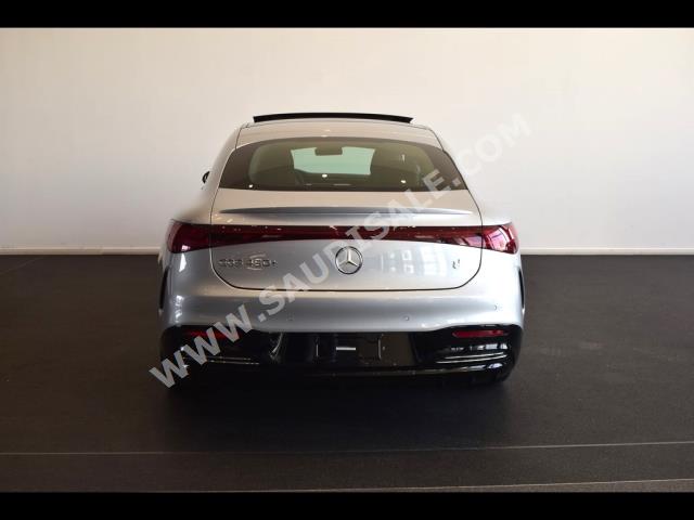 2023 مرسيدس - بنز إي كيو إس 450+