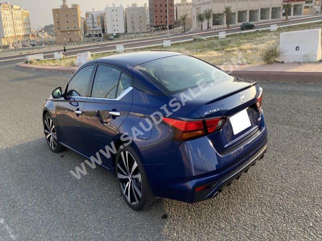2020 نيسان التيما