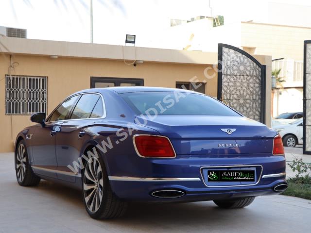 2020 بنتلي كونتيننتل فلاينج سبير دابليو 12