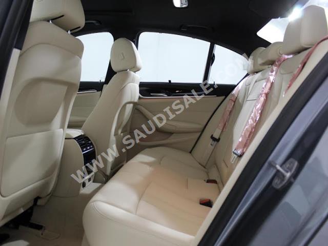 2020 بي ام دبليو الفئة الخامسة 520 أي