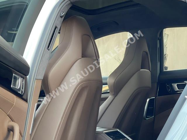 2017 Porsche Panamera Turbo