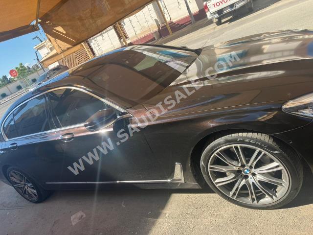 2016 بي ام دبليو الفئة السابعة 750 إل أي