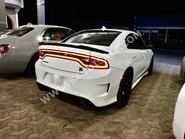 2020 دودج تشارجر اس ار تي