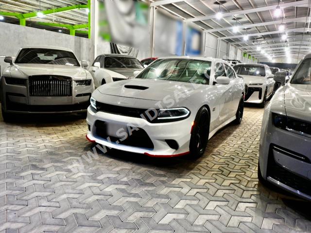 2020 دودج تشارجر اس ار تي