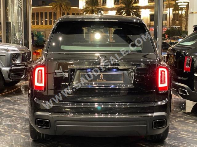 2021 رولز رويس كولينان بلاك بادج