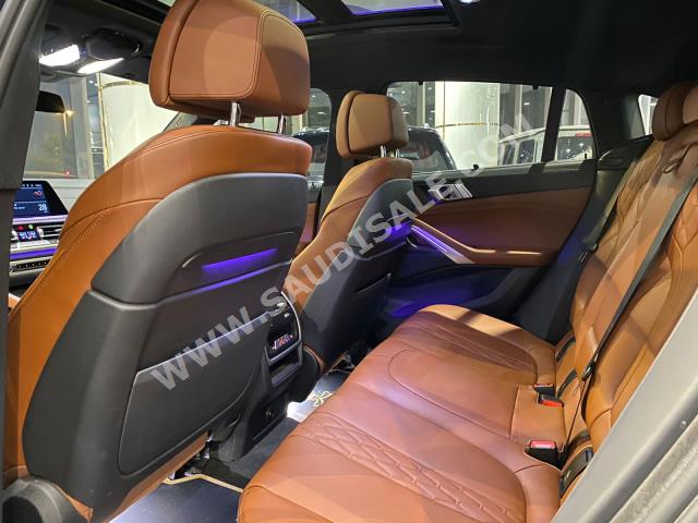 2022 بي ام دبليو الفئة اكس 6 إم 50 أي