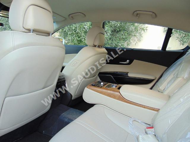 2014 Kia Quoris