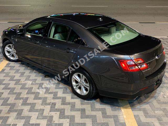 2015 فورد توروس