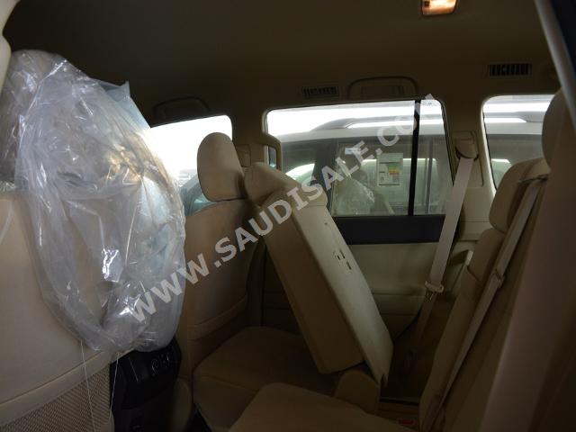 2017 تويوتا برادو تي اكس