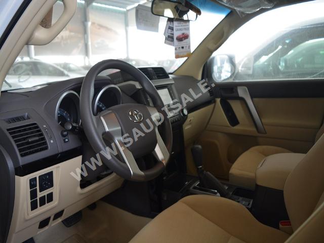 2017 تويوتا برادو تي اكس