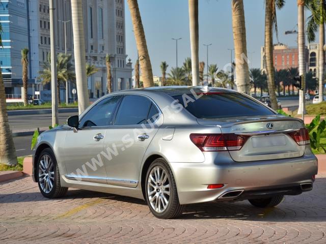 2015 Lexus LS 600h L