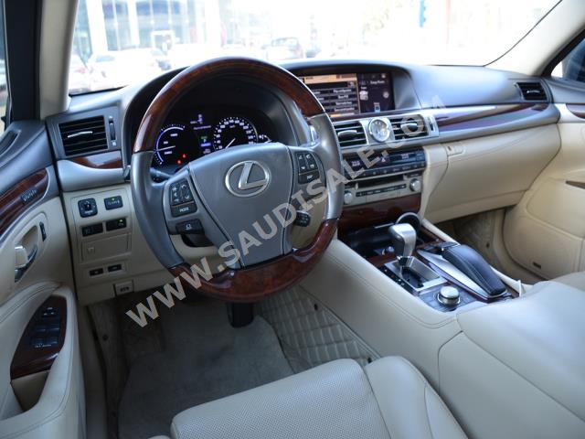 2015 Lexus LS 600h L