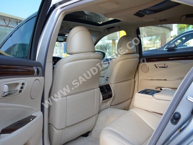 2015 Lexus LS 600h L