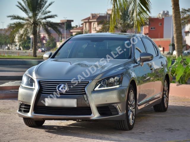 2015 Lexus LS 600h L