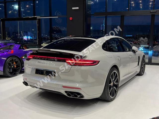 2018 بورش بانميرا توربو