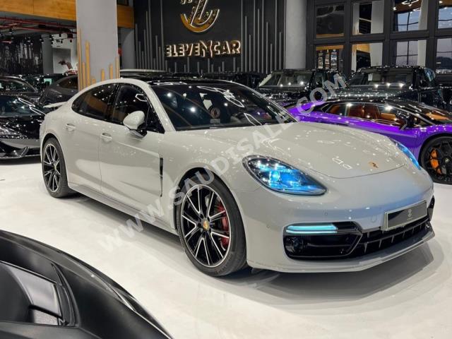 2018 بورش بانميرا توربو