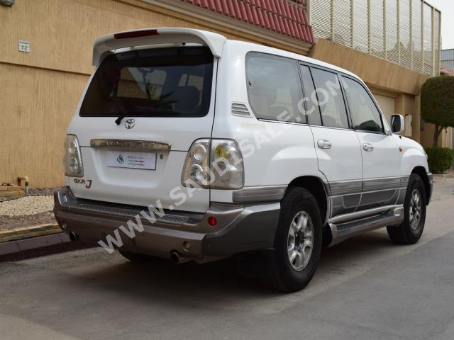 2004 تويوتا لاند كروزر جي اكس ار