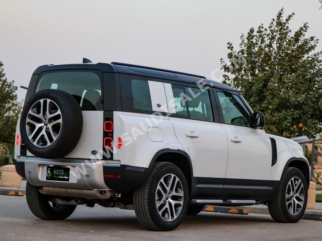 2023 لاند روفر ديفيندر اس اي