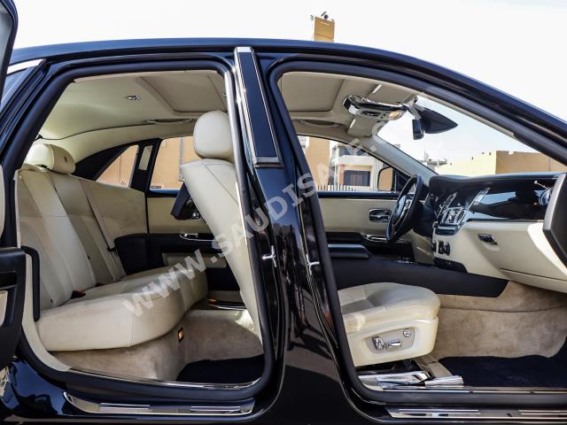 2011 رولز رويس قوست