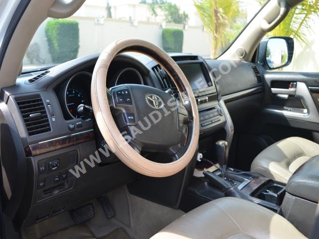 2009 تويوتا لاند كروزر في اكس ار