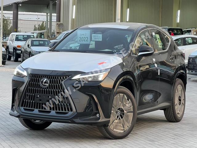2022 لكزس إن إكس 350