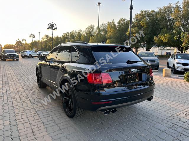 2018 بنتلي بنتايجا