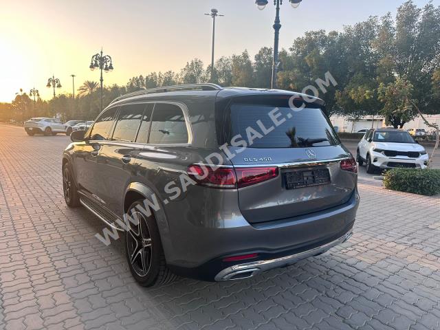 2022 مرسيدس - بنز جي إل إس 450