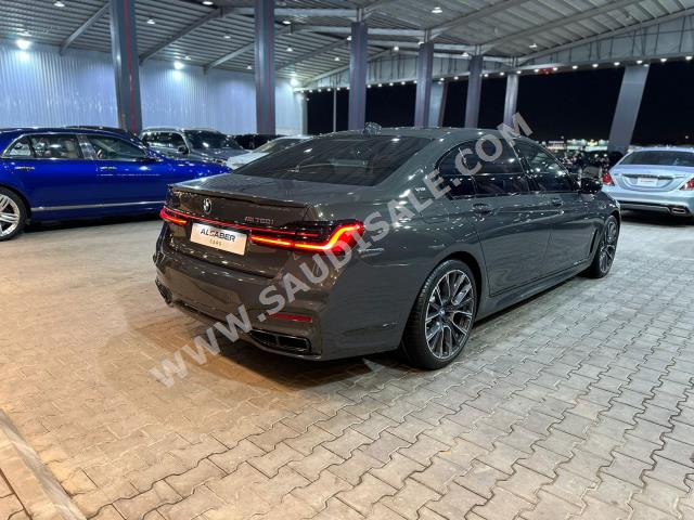 2020 بي ام دبليو الفئة السابعة 760 إل أي