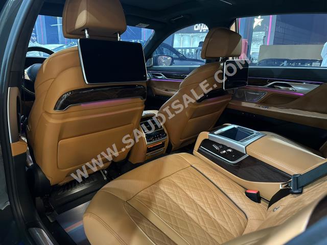 2020 بي ام دبليو الفئة السابعة 760 إل أي