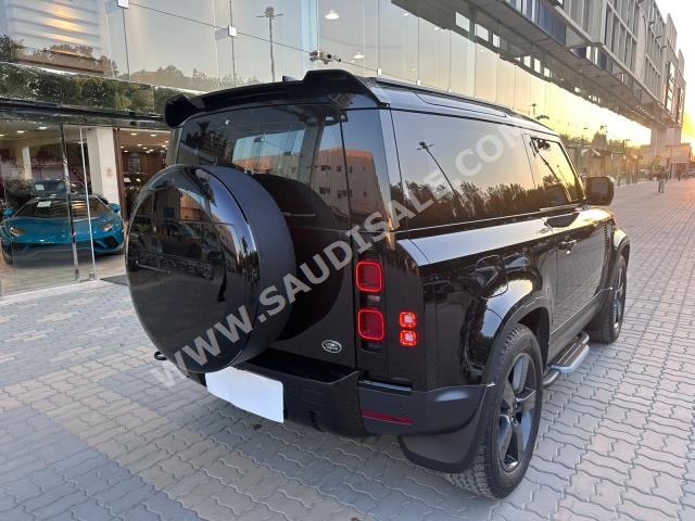 2021 لاند روفر ديفيندر 90