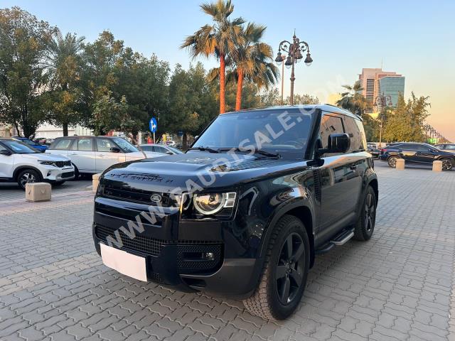 2021 لاند روفر ديفيندر 90