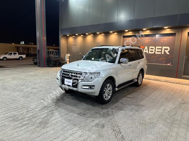 2016 متسوبيشي باجيرو