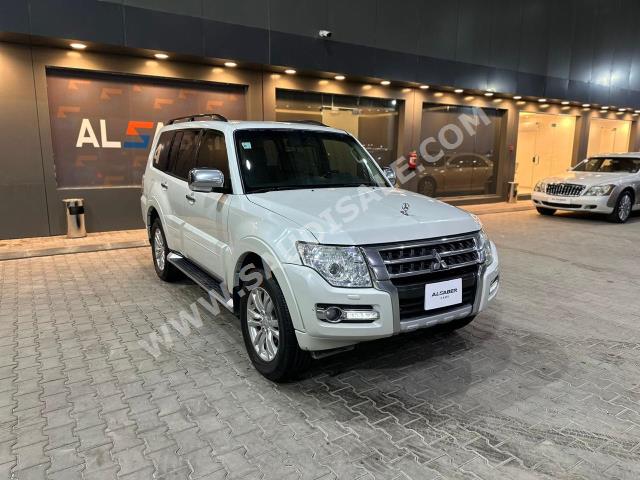 2016 متسوبيشي باجيرو