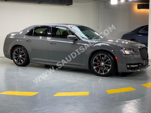 2018 Chrysler 300 SRT