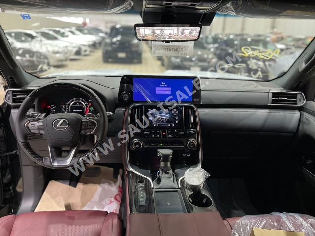 2024 لكزس إل إكس 600