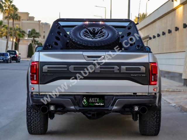 2017 فورد اف 150 رابتور