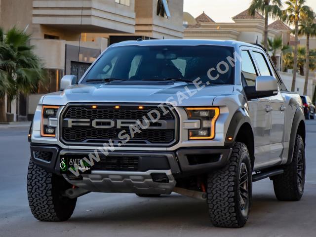 2017 فورد اف 150 رابتور