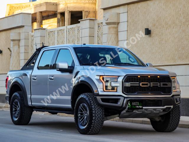 2017 فورد اف 150 رابتور