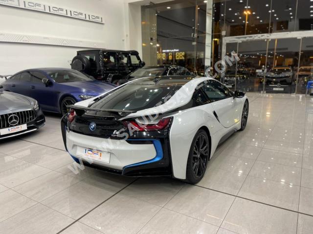 2015 بي ام دبليو 8 أي